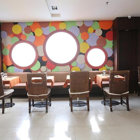 Hotel Santika Pontianak Luaran gambar