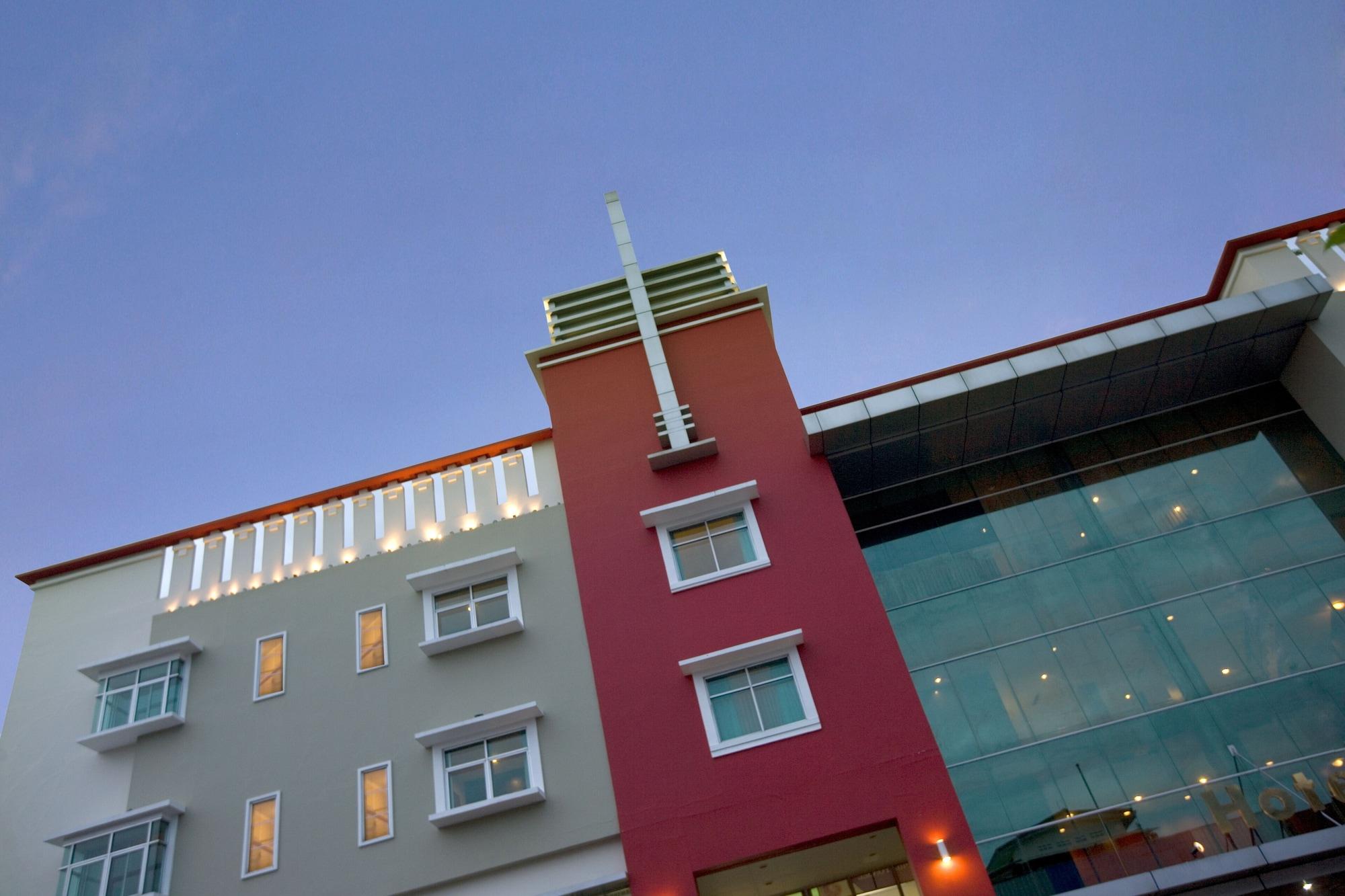 Hotel Santika Pontianak Luaran gambar