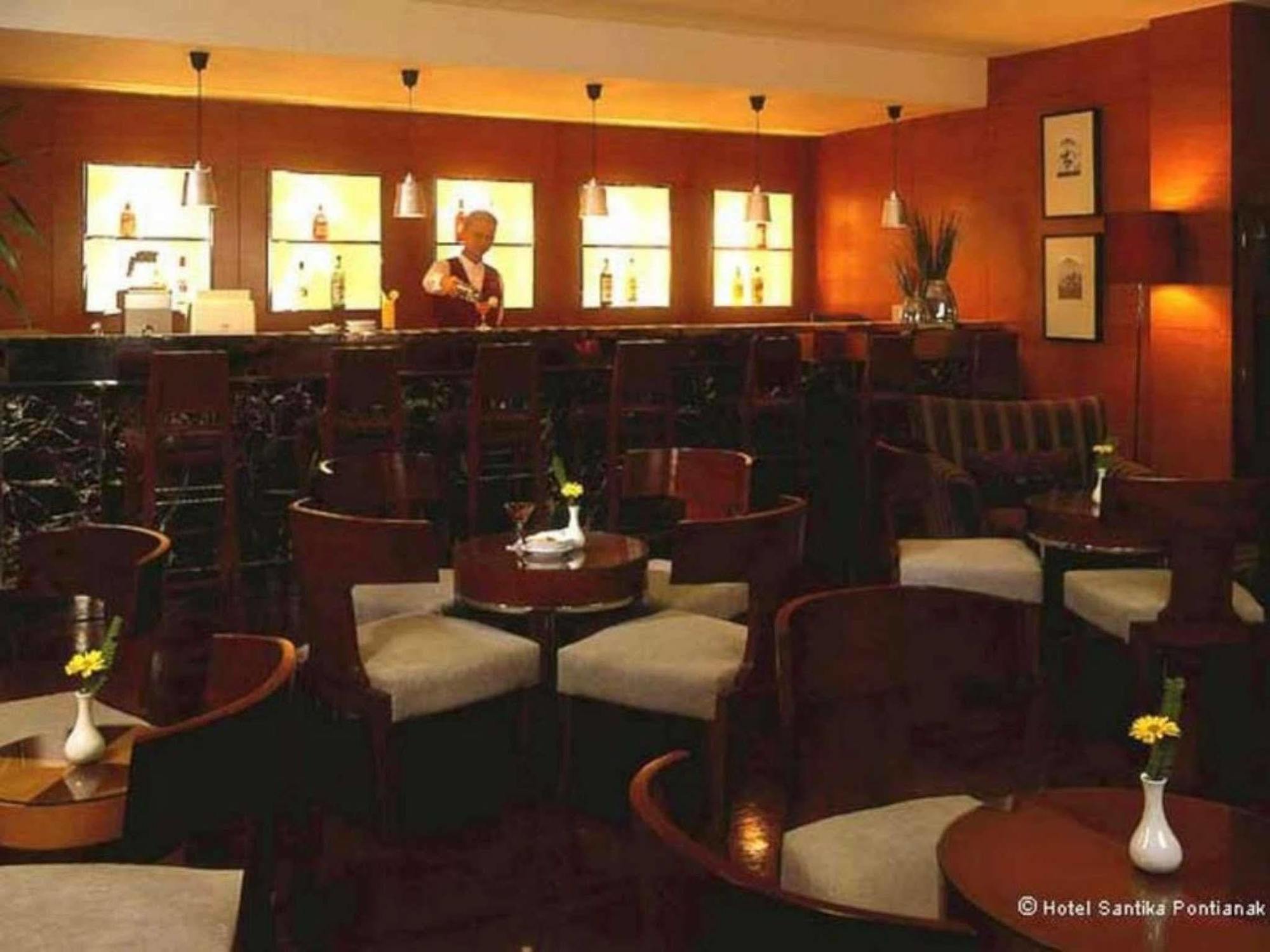Hotel Santika Pontianak Luaran gambar