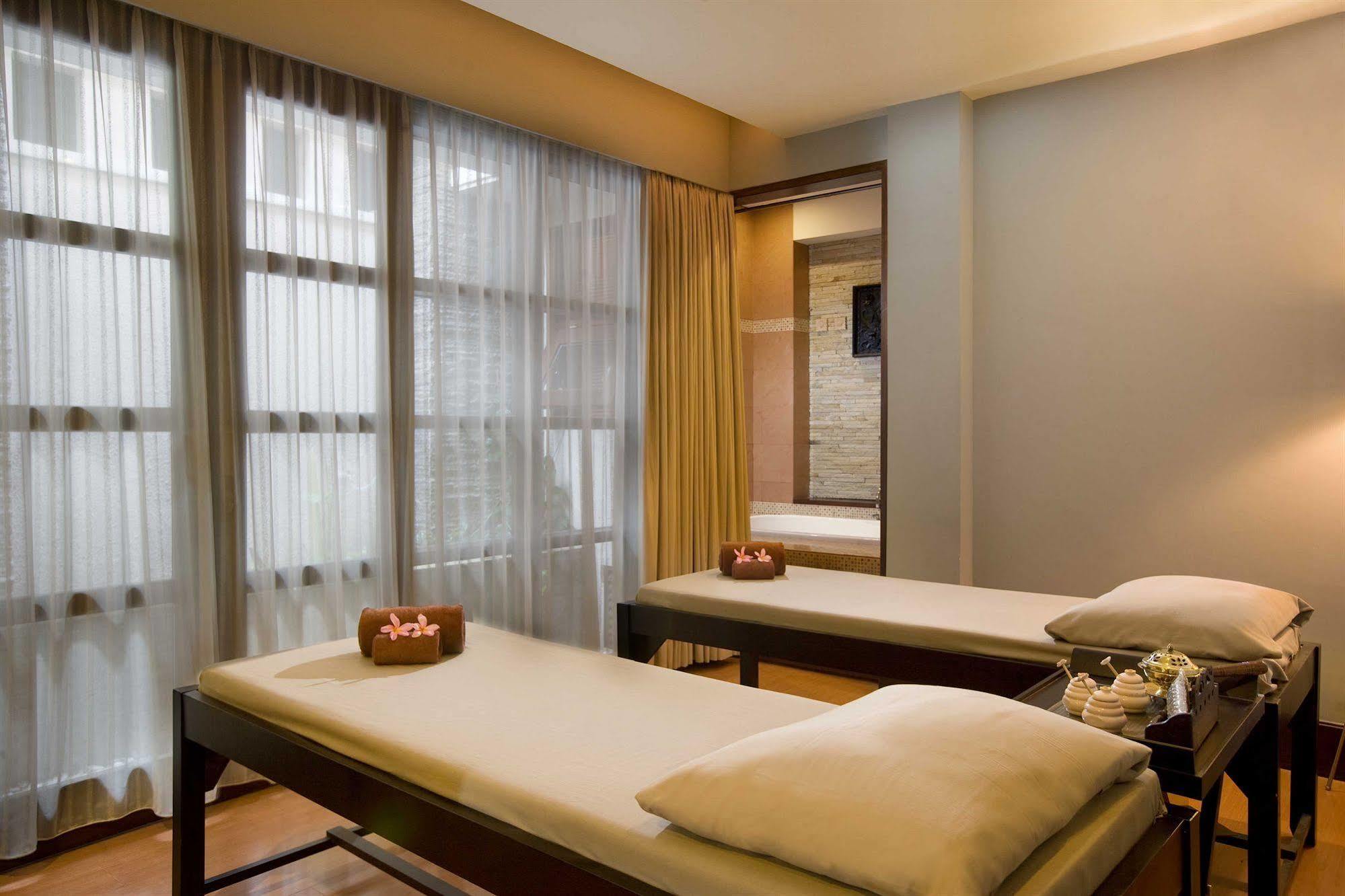 Hotel Santika Pontianak Luaran gambar