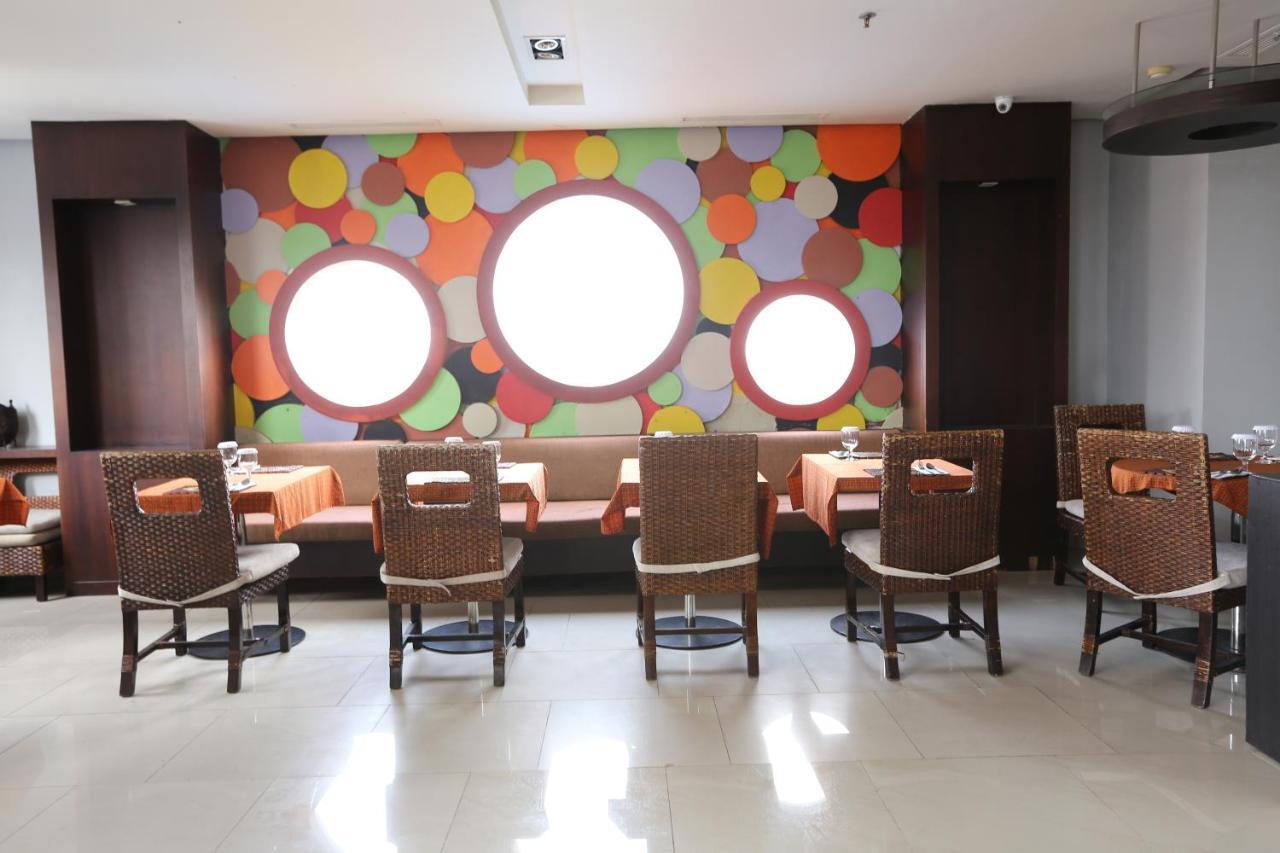 Hotel Santika Pontianak Luaran gambar