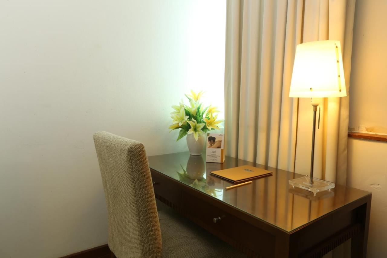 Hotel Santika Pontianak Luaran gambar