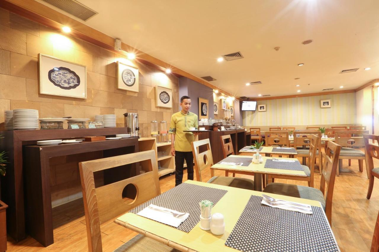 Hotel Santika Pontianak Luaran gambar