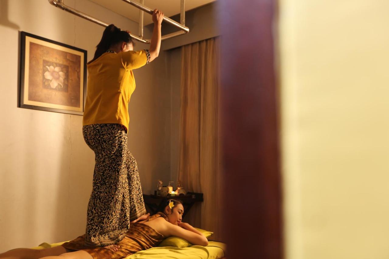 Hotel Santika Pontianak Luaran gambar